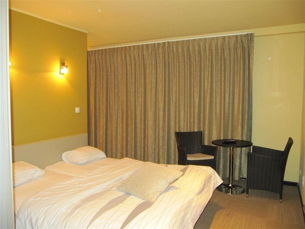 P6 Antwerp Otel Dış mekan fotoğraf