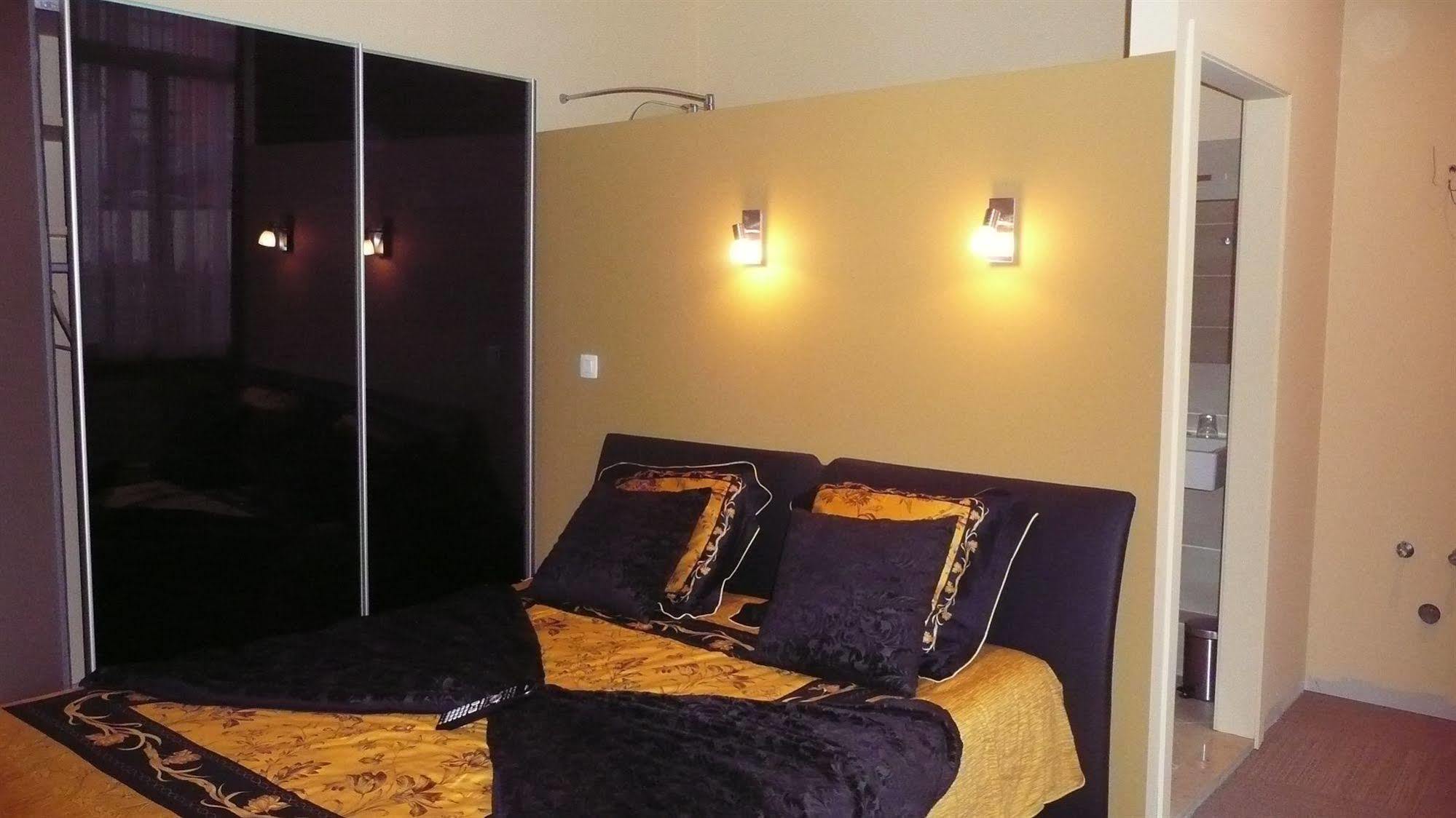P6 Antwerp Otel Dış mekan fotoğraf